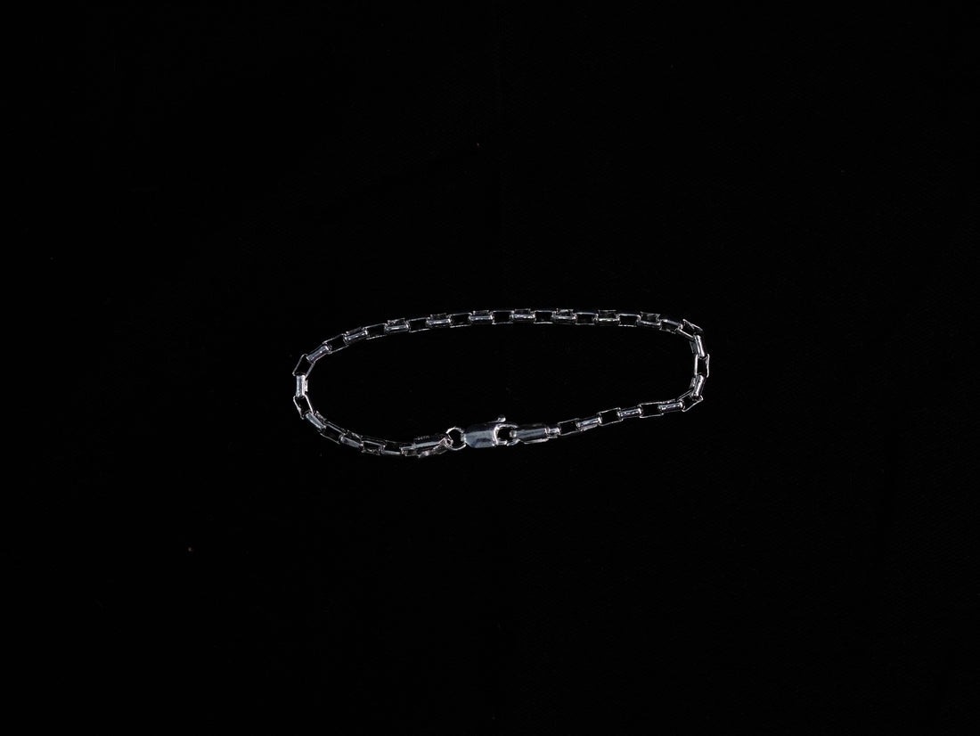 Sleek Links Bracelet