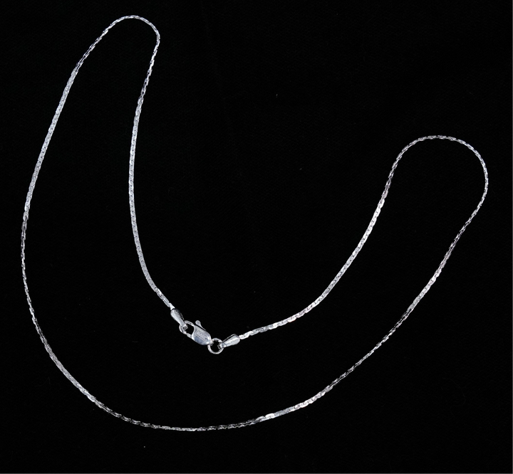 Sleek Fancy Chain Necklace